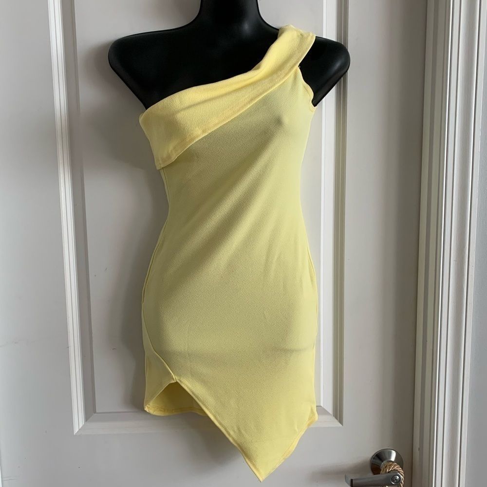 PrettyLittleThing Yellow Dress Size 6